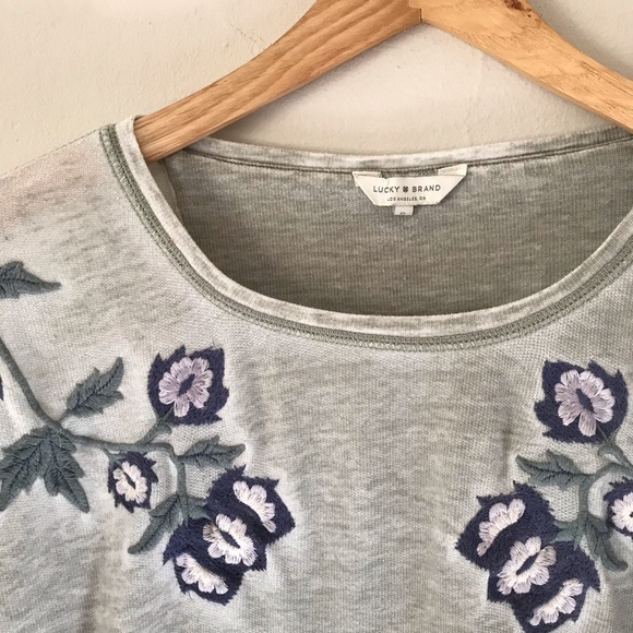 Lucky Brand Embroidered sweatshirt size S - Picture 3 of 3